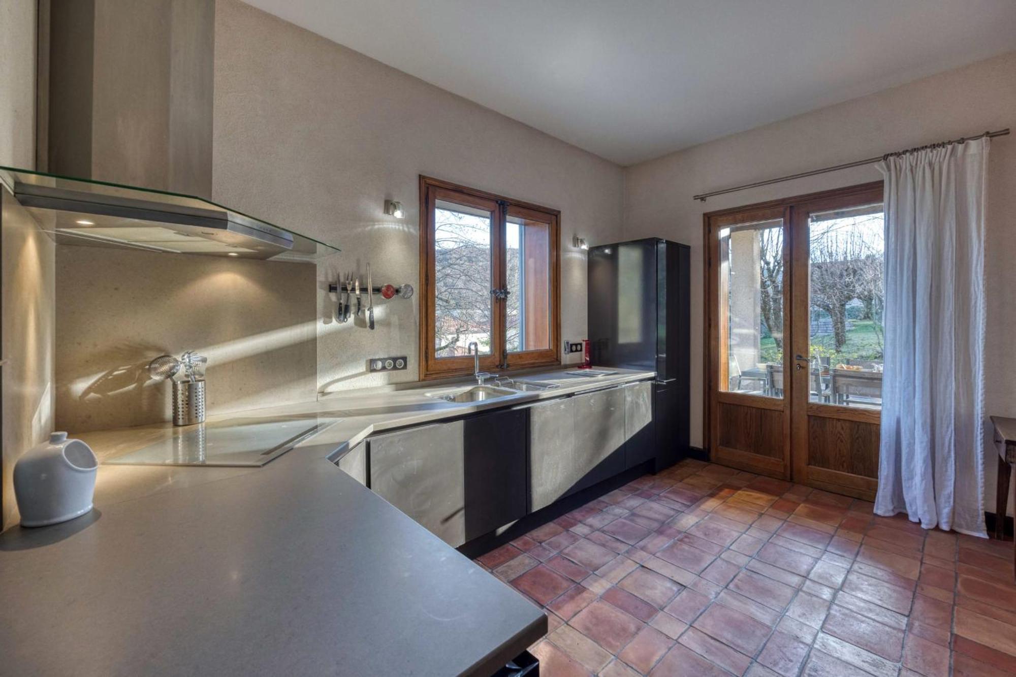 #Hp La Maison Des Lilas Large Family House Sleeps 12 Garden Seyssinet Extérieur photo